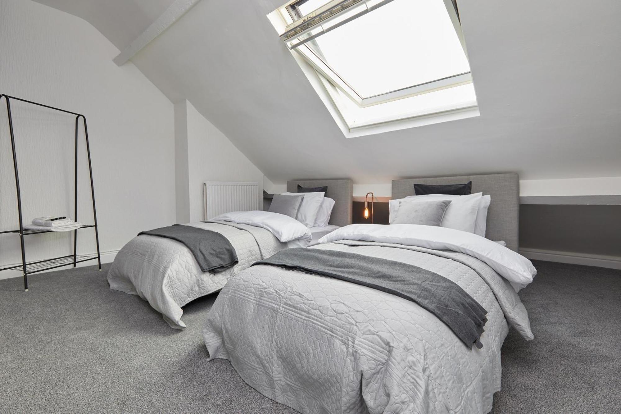 Your Sheffield Stays - Spacious 5 Bedroom House Номер фото