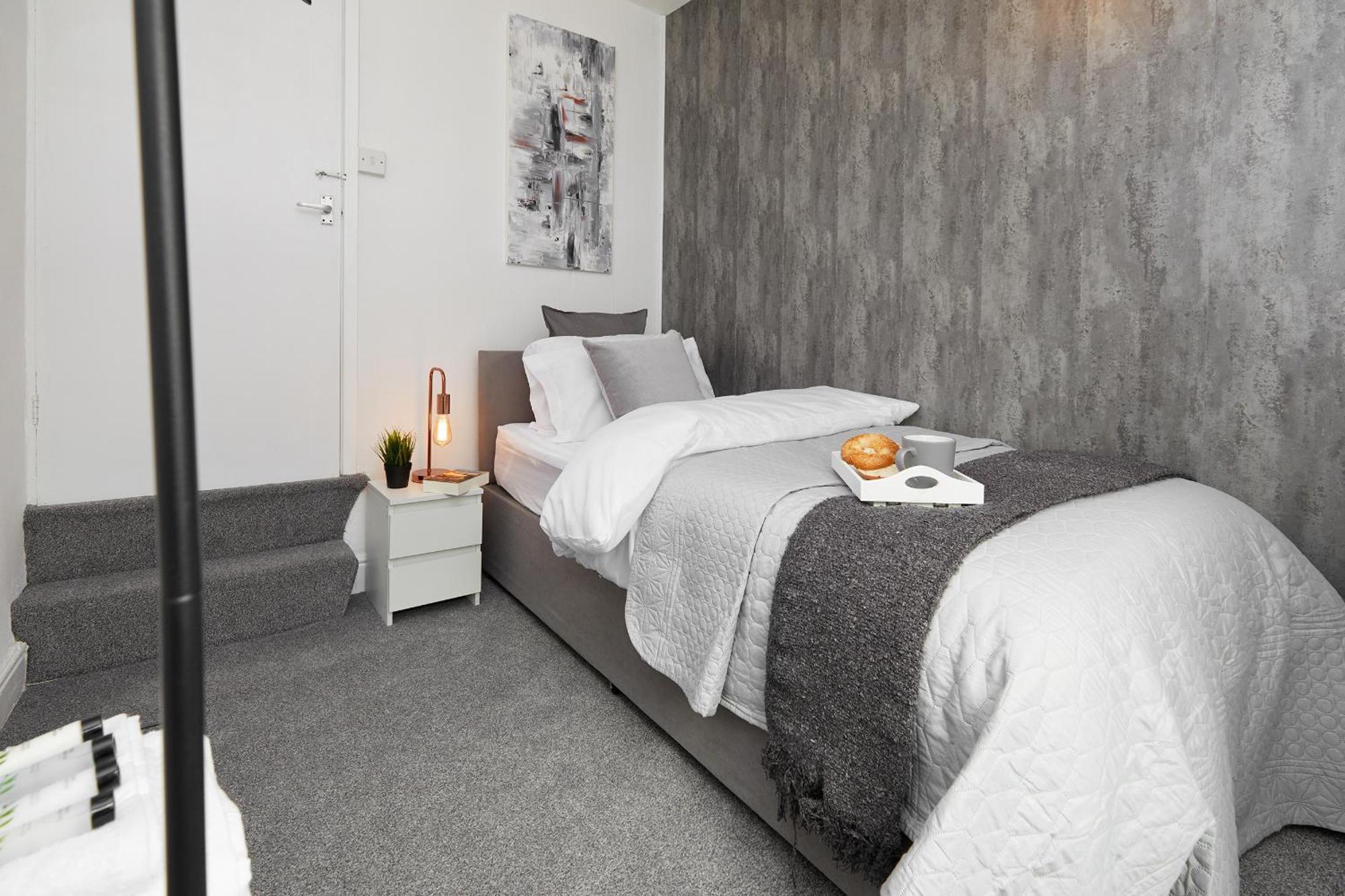 Your Sheffield Stays - Spacious 5 Bedroom House Номер фото